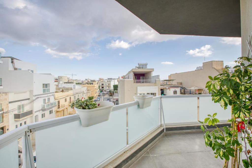Ngh12 - Lovely And Spacious 2 Bedroom Apartment Naxxar Dış mekan fotoğraf