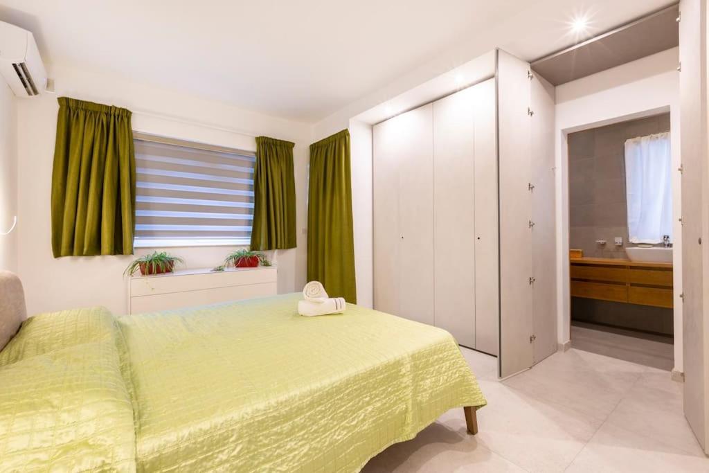 Ngh12 - Lovely And Spacious 2 Bedroom Apartment Naxxar Dış mekan fotoğraf
